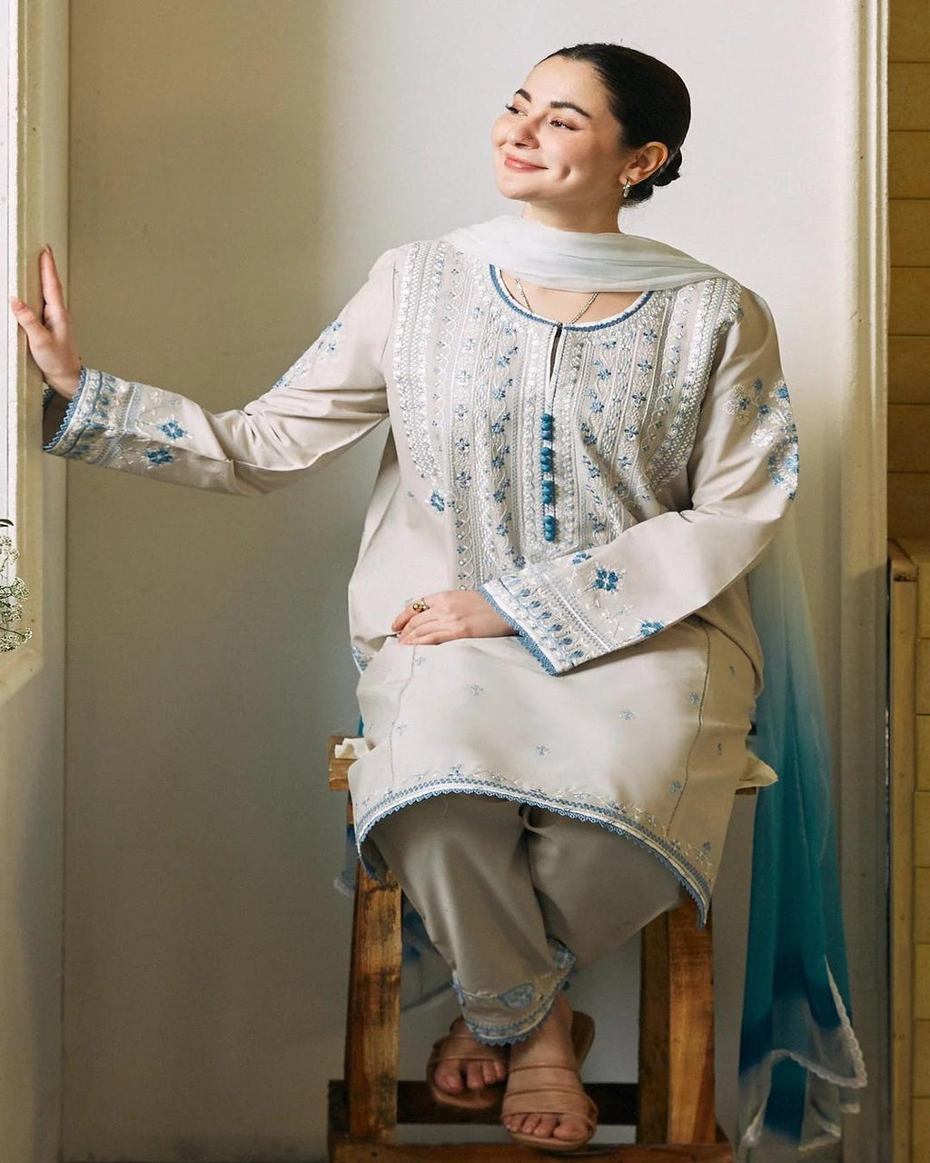 Dhanak 3PC Heavy Embroidered Design D009