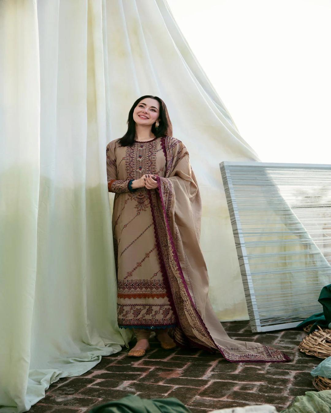 Dhanak 3PC Heavy Embroidered Design D010