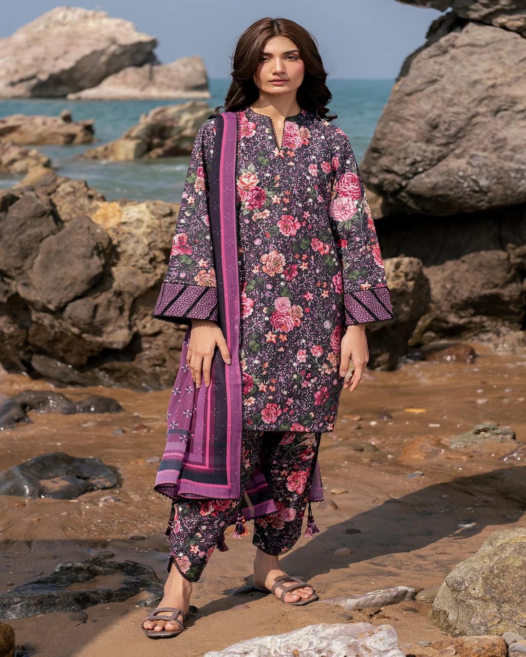 KHADDAR Digital Print 3pc With Patches Design D04