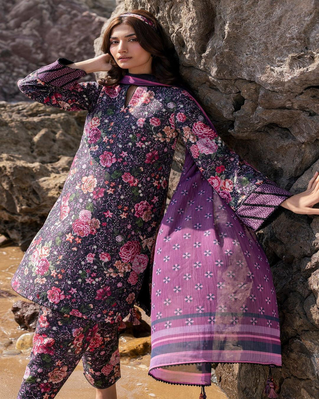 KHADDAR Digital Print 3pc With Patches Design D04