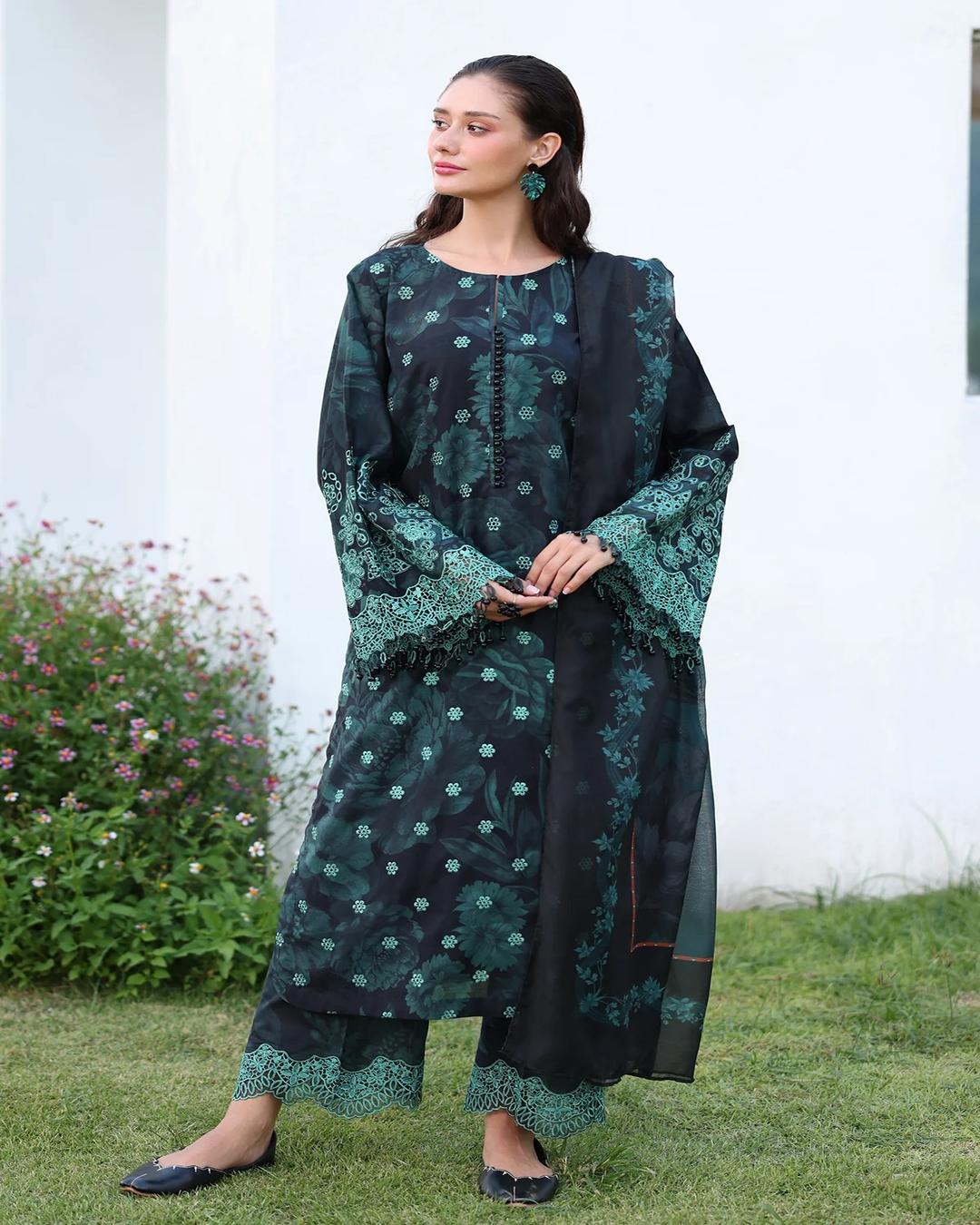 KHADDAR Digital Print 3pc With Patches Design D07