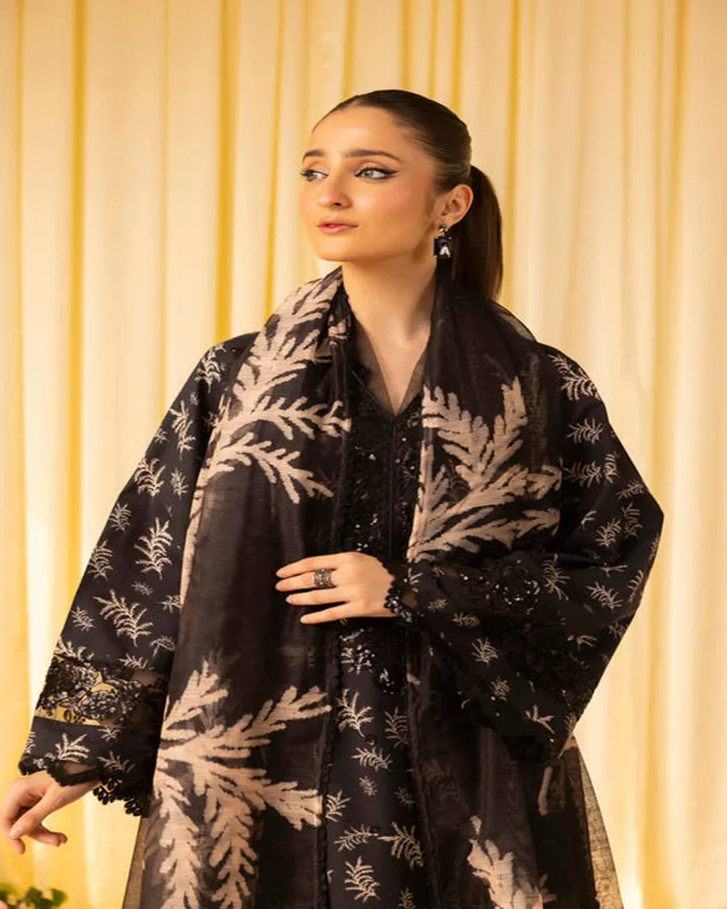 KHADDAR Digital Print 3pc With Patches Design D08