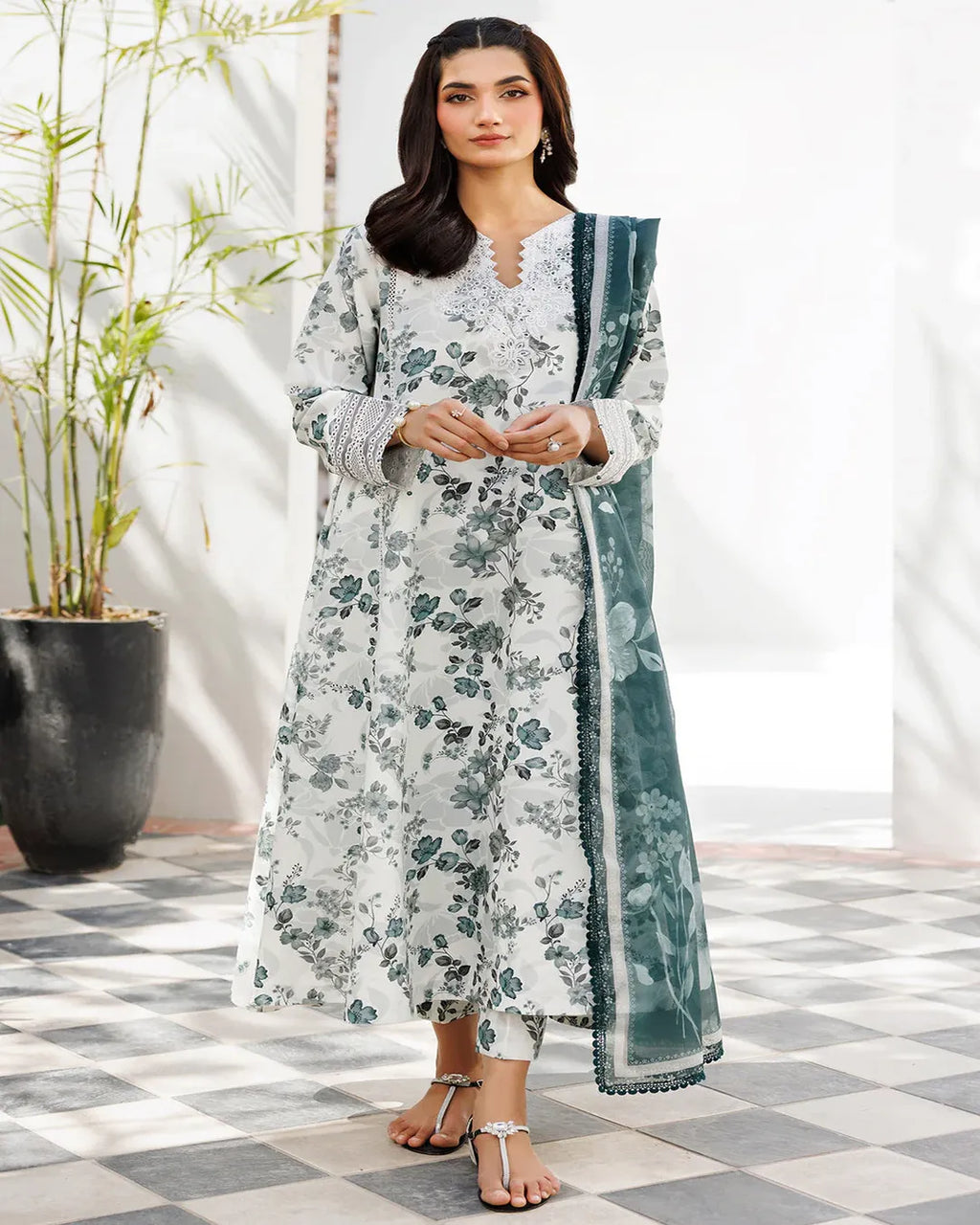 KHADDAR Digital Print 3pc With Patches Design D09