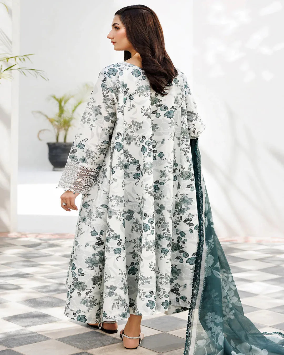 KHADDAR Digital Print 3pc With Patches Design D09