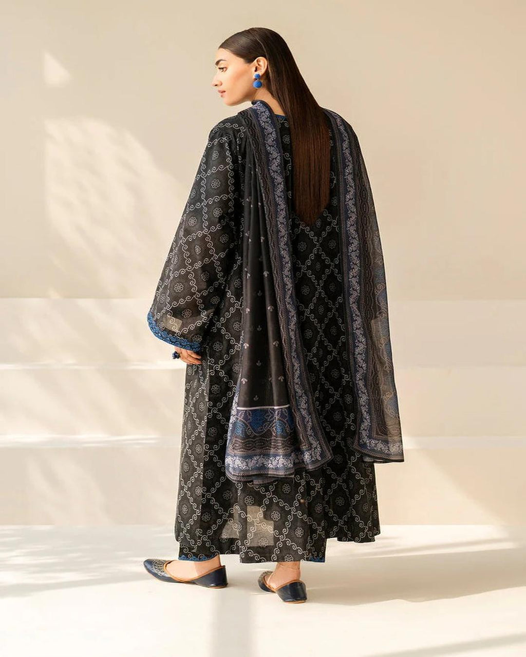 KHADDAR Digital Print 3pc With Patches Design D15
