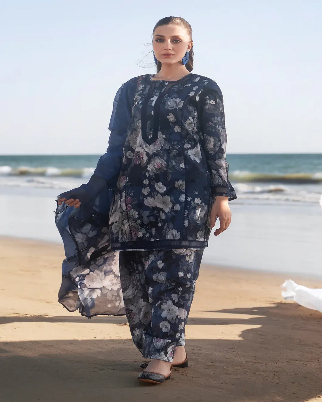 KHADDAR Digital Print 3pc With Patches Design D16