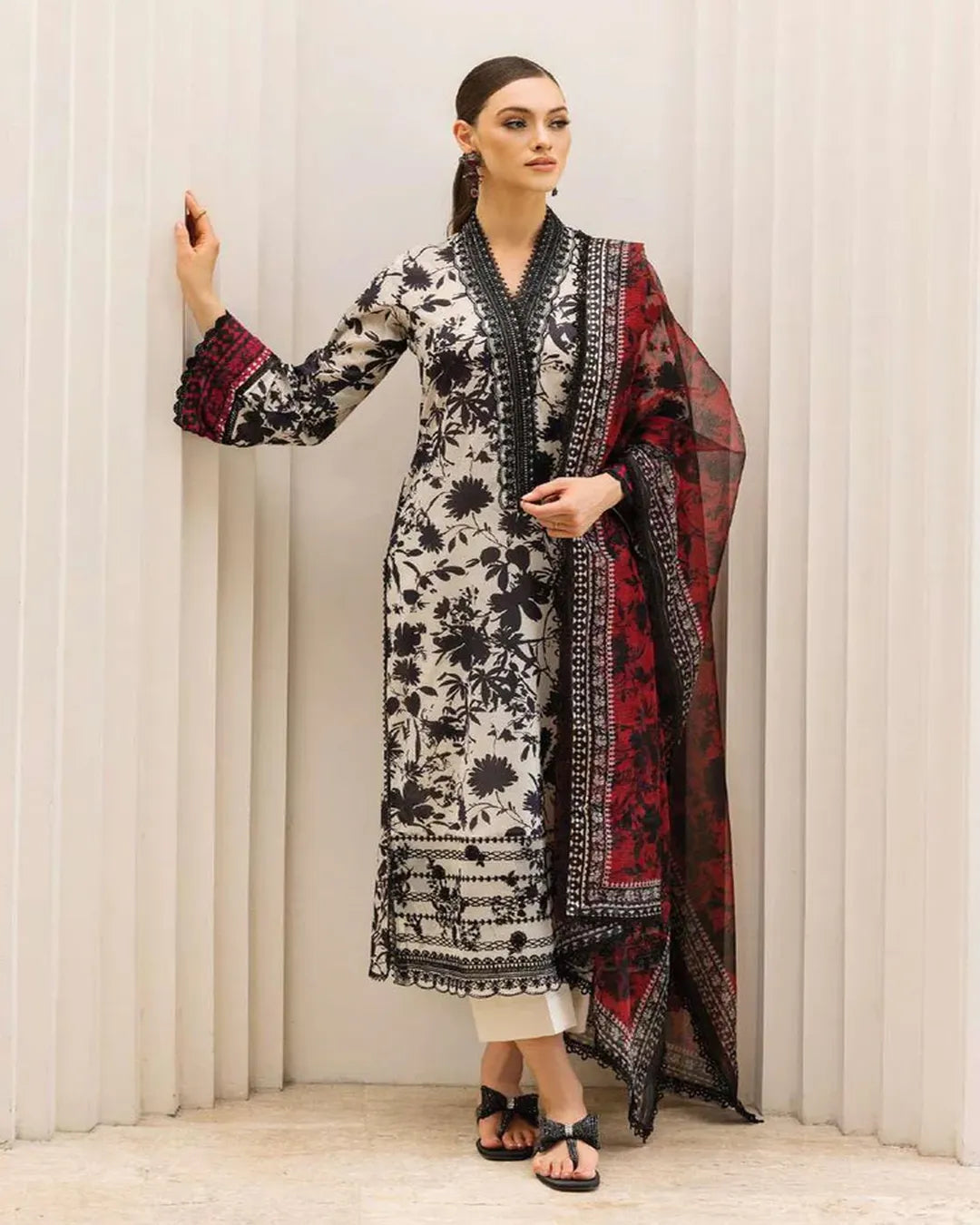 KHADDAR Digital Print 3pc With Patches Design D19