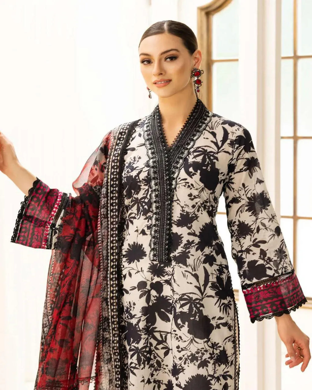 KHADDAR Digital Print 3pc With Patches Design D19