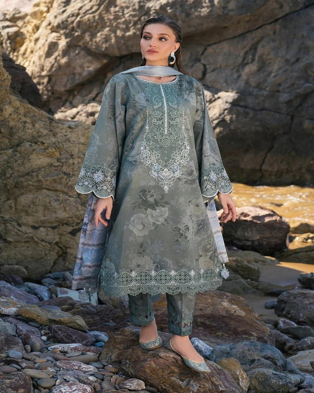 KHADDAR Digital Print 3pc With Patches Design D20