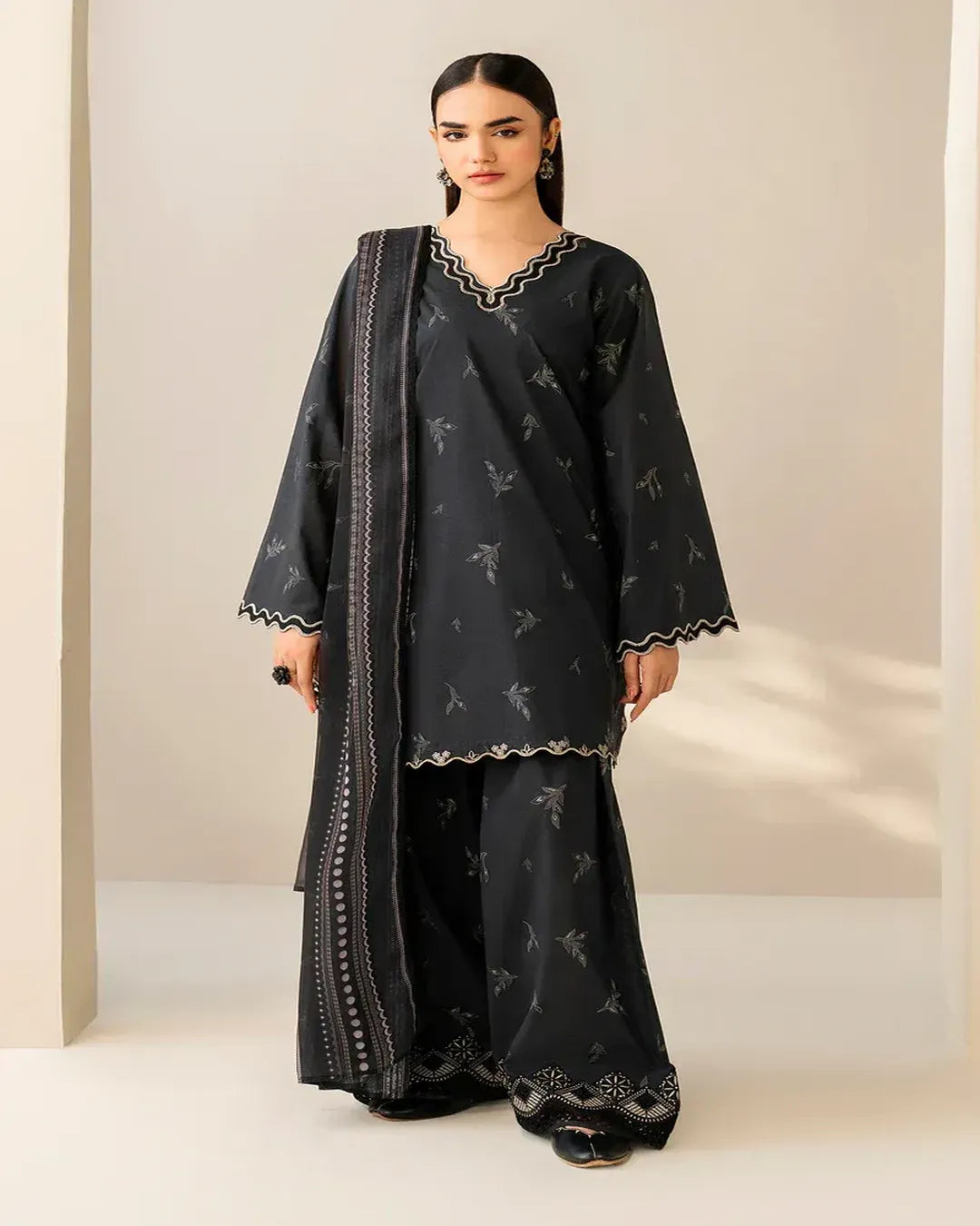 KHADDAR Digital Print 3pc With Patches Design D27