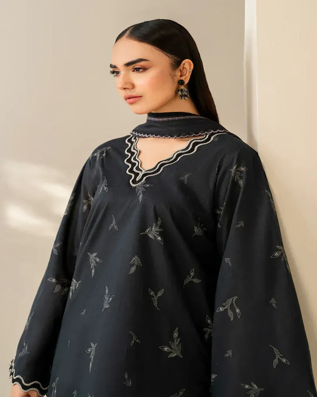 KHADDAR Digital Print 3pc With Patches Design D27