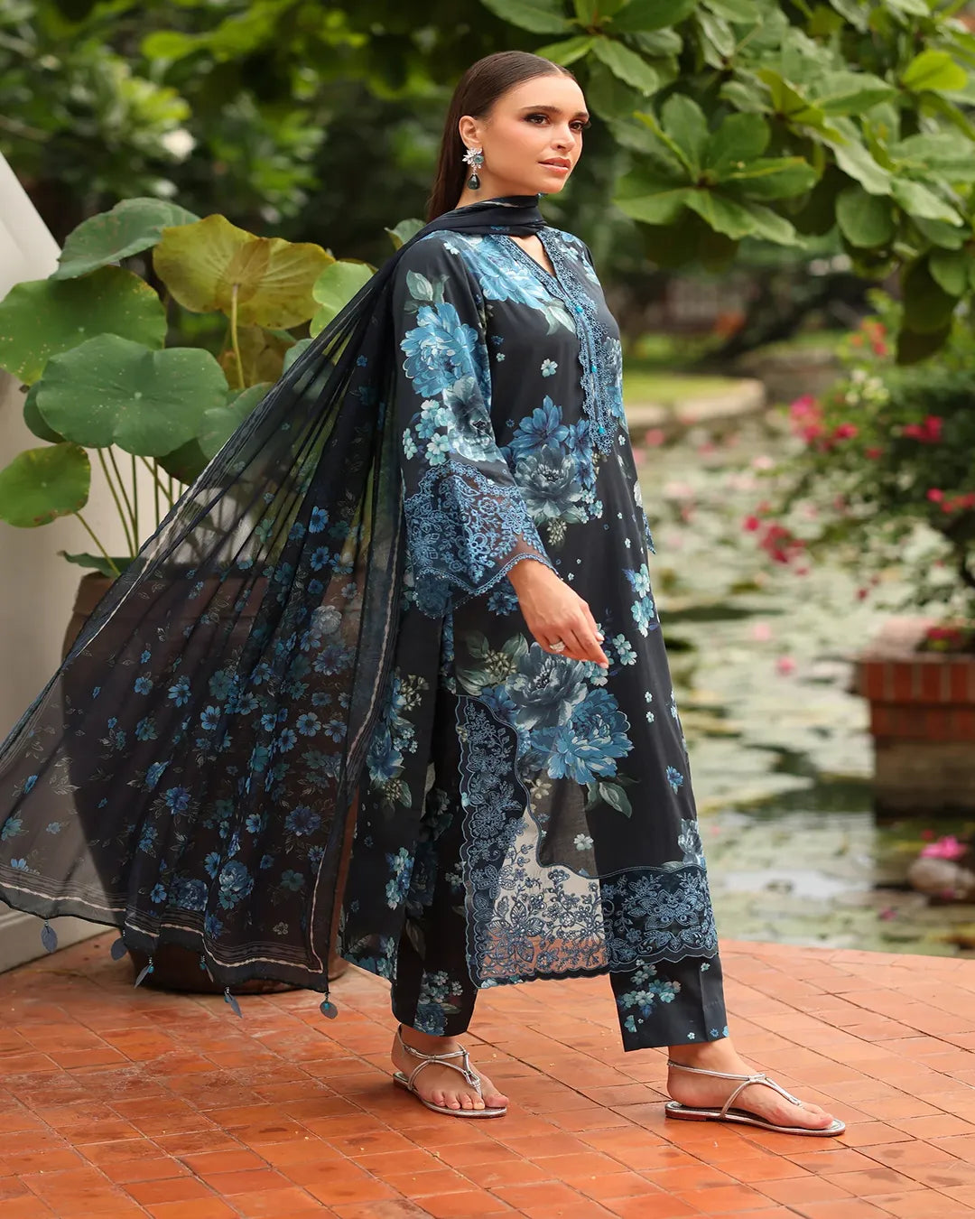 KHADDAR Digital Print 3pc With Patches Design D28