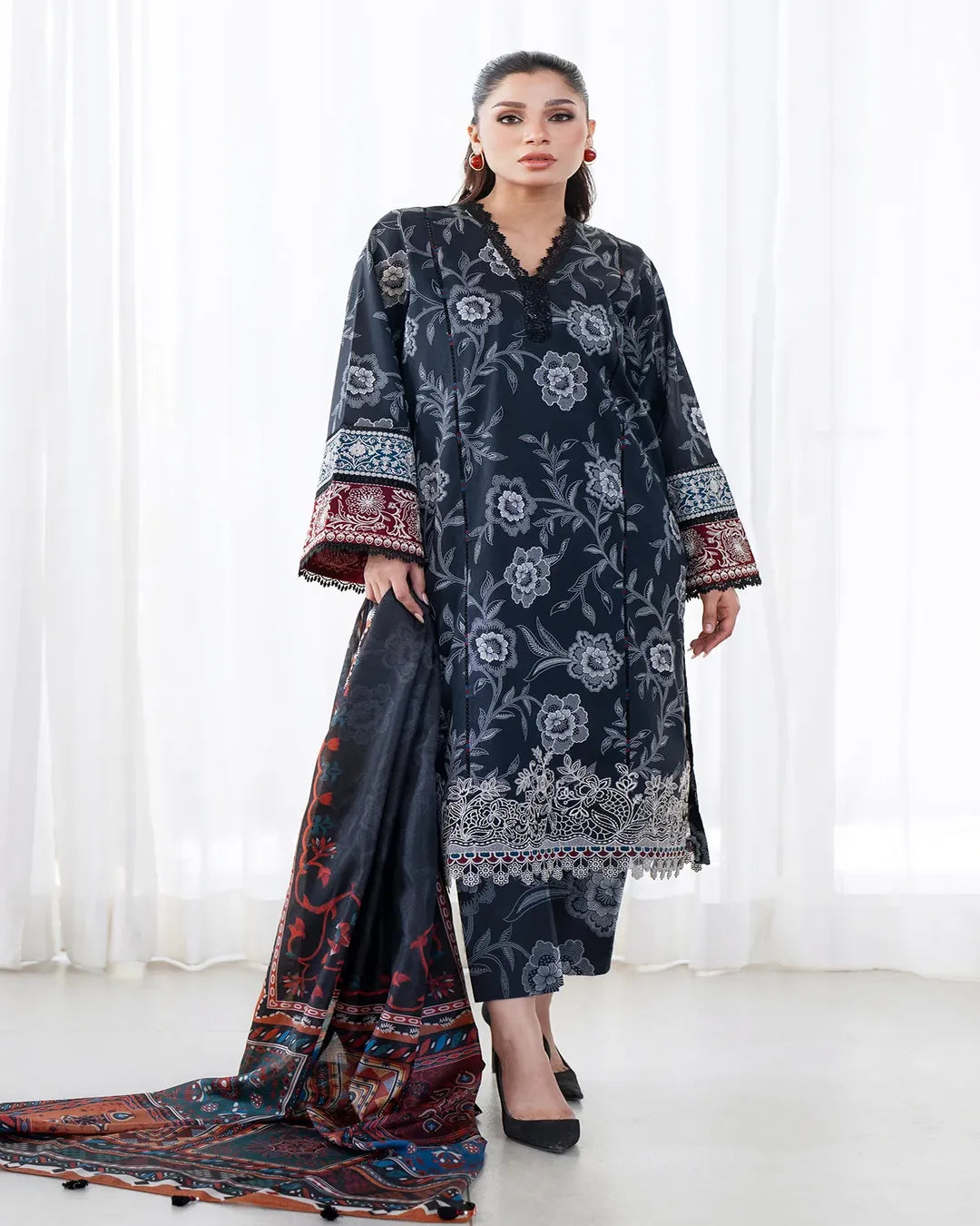 KHADDAR Digital Print 3pc With Patches Design D33