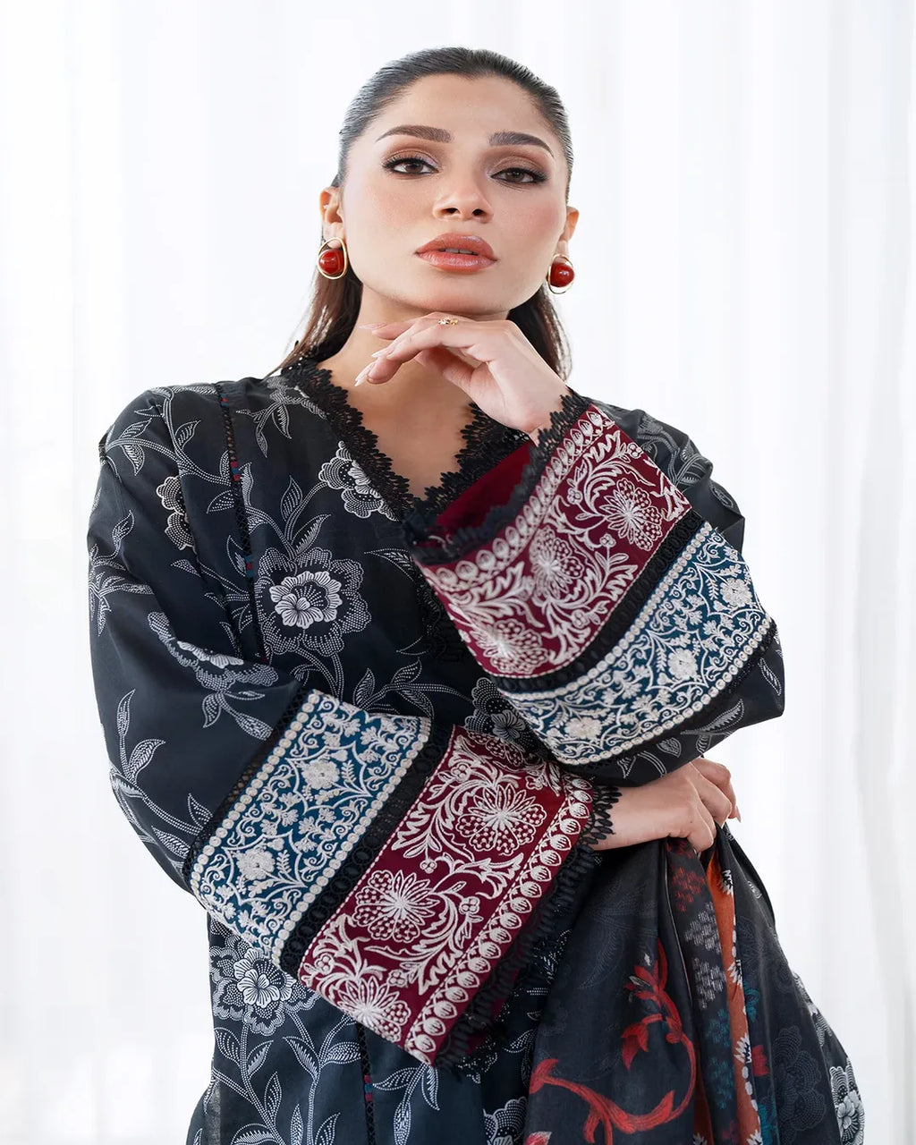 KHADDAR Digital Print 3pc With Patches Design D33