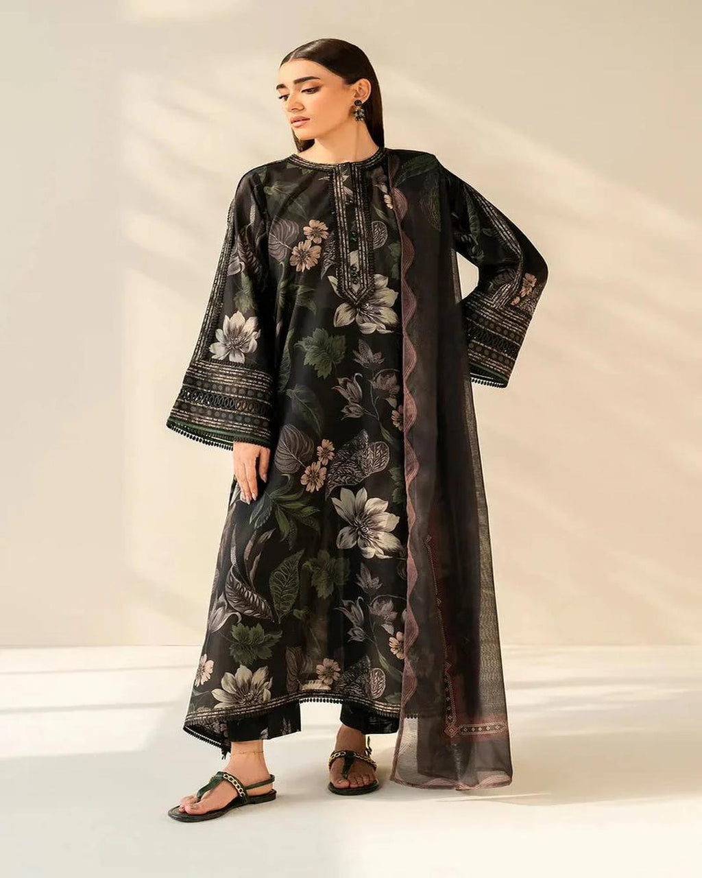 KHADDAR Digital Print 3pc With Patches Design D37
