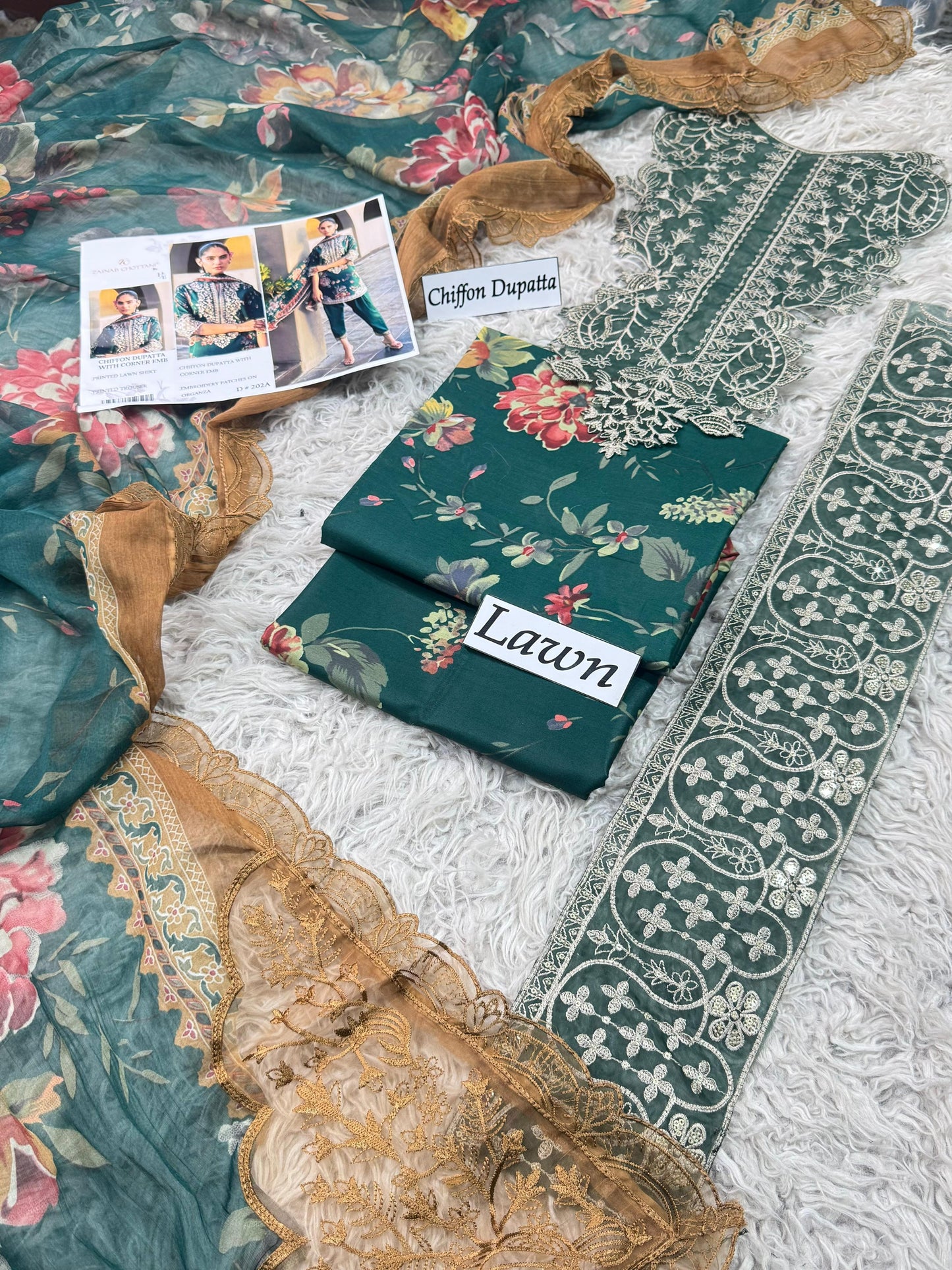 CHIFFON 4 Side Embroidered With 2 Corner Motif Dupatta.